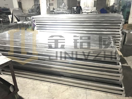 河南信陽(yáng)市石油百葉型空調(diào)罩成型中   金鋁質(zhì)